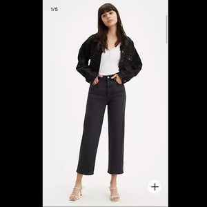 🔥🔥🔥NWT Levi's® Premium RIBCAGE STRAIGHT ANKLE JEANS